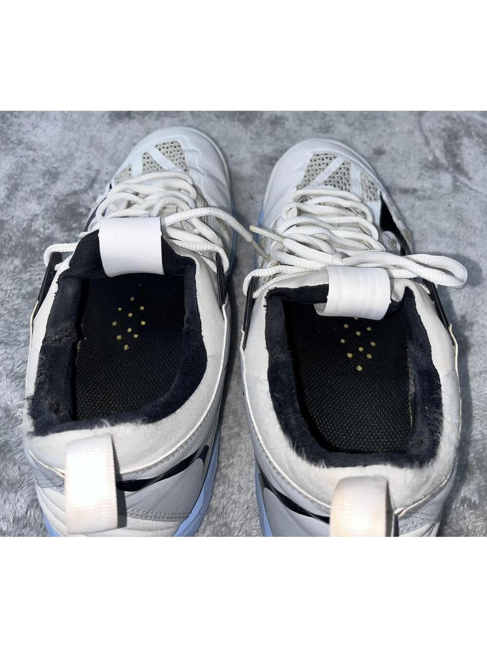 Mizuno White Light Blue Athletic Sneakers with Black Logo - Picture 8 of 9